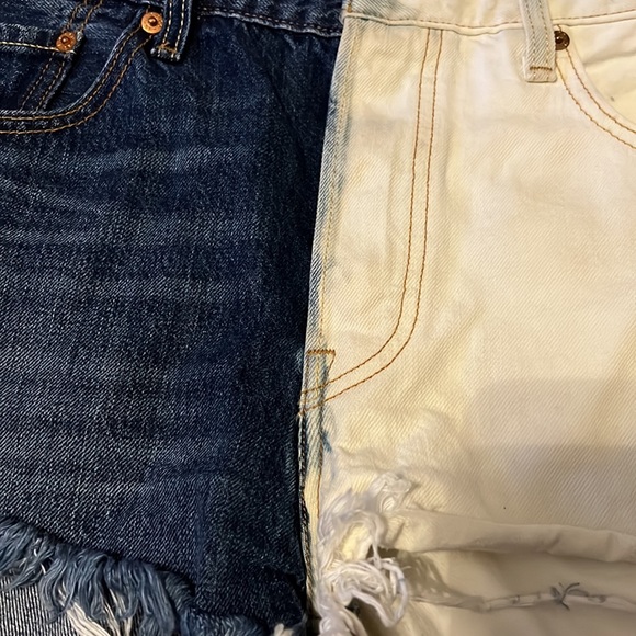 Levi’s 501 jean shorts very cute - Picture 3 of 6